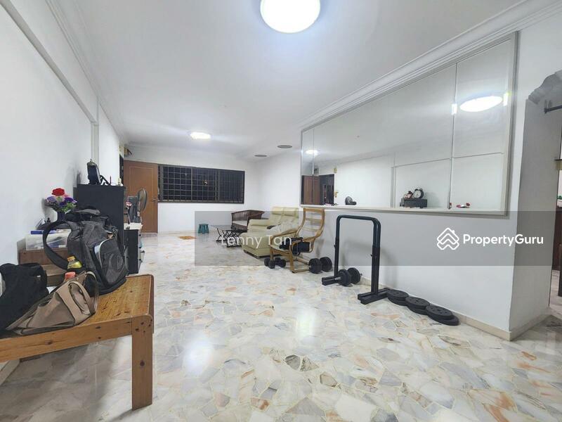Prop-GPT: HDB Flat: D18  253 Tampines Street 21