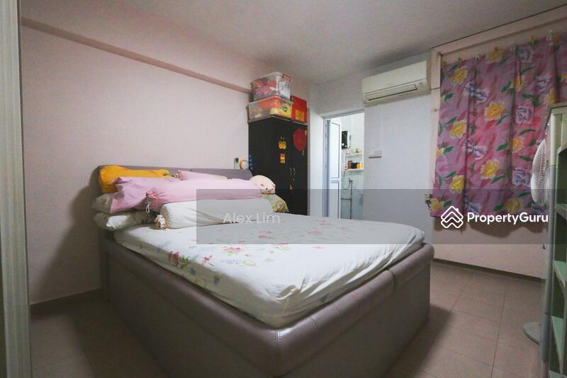 HDB Flat for Sale, 25 Teban Gardens Road, SGD 570,000 | 99-year lease