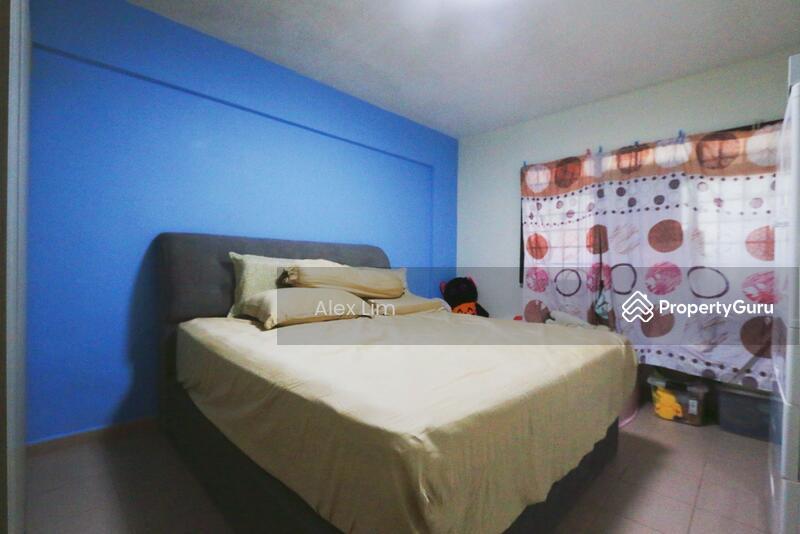 HDB Flat for Sale, 25 Teban Gardens Road, SGD 570,000 | 99-year lease