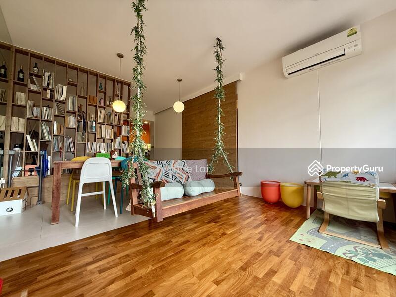 Prop-GPT: HDB Flat: D19  211D Compassvale Lane