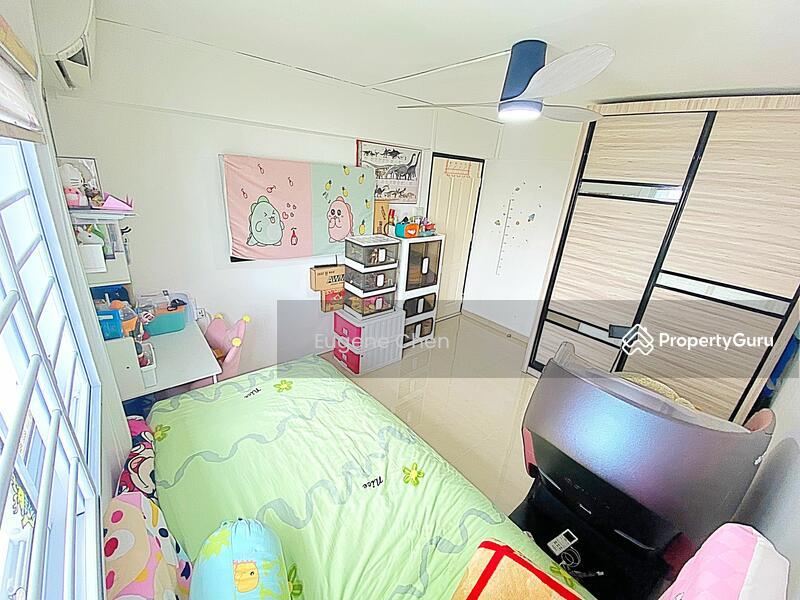 HDB Flat for Sale, 211 Boon Lay Place, SGD 428,888 | 99-year lease