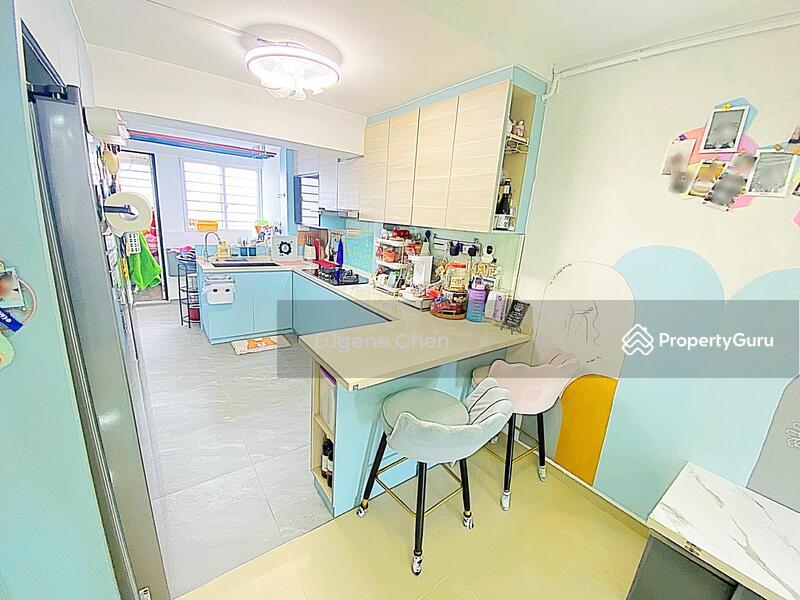 HDB Flat for Sale, 211 Boon Lay Place, SGD 428,888 | 99-year lease