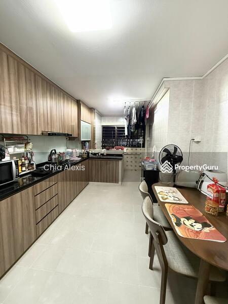 Prop-GPT: HDB Flat: D27 Yishun 128 Yishun Street 11
