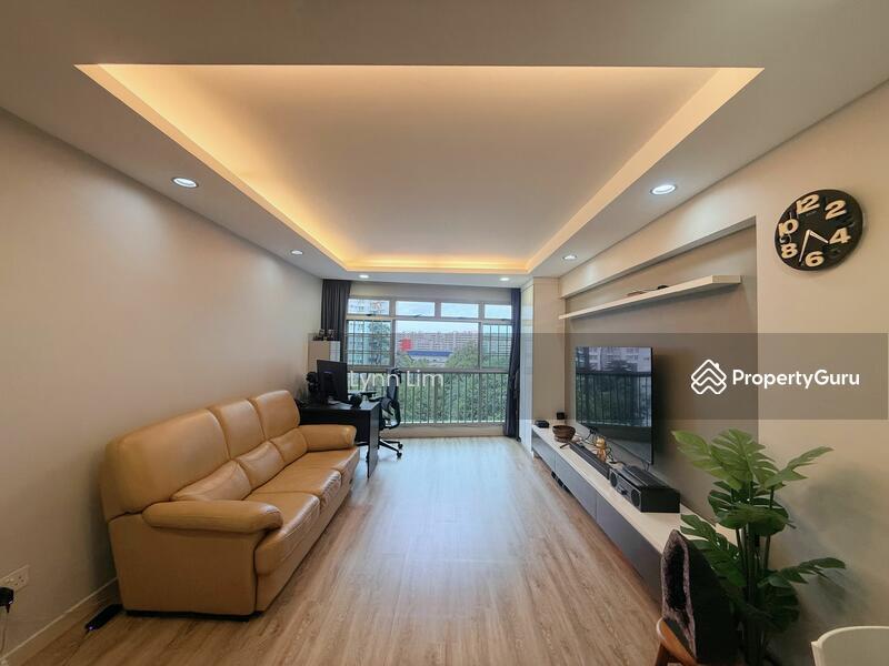 Prop-GPT: HDB Flat: D19  275A Compassvale Link