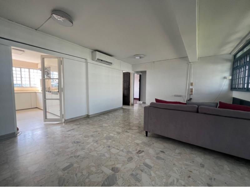 HDB Apartment for Sale, 3 Queen's Road HDB Apartment For Sale, $659,999, 3 Bed 2 Bath 979 sqft $674.00 psf, SGD 659,999 | 99-year Leasehold