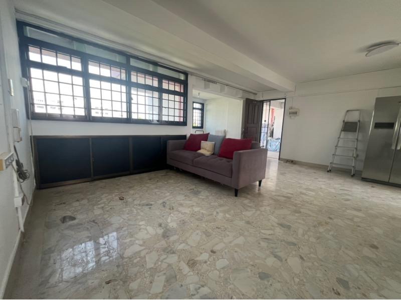 HDB Apartment for Sale, 3 Queen's Road HDB Apartment For Sale, $659,999, 3 Bed 2 Bath 979 sqft $674.00 psf, SGD 659,999 | 99-year Leasehold
