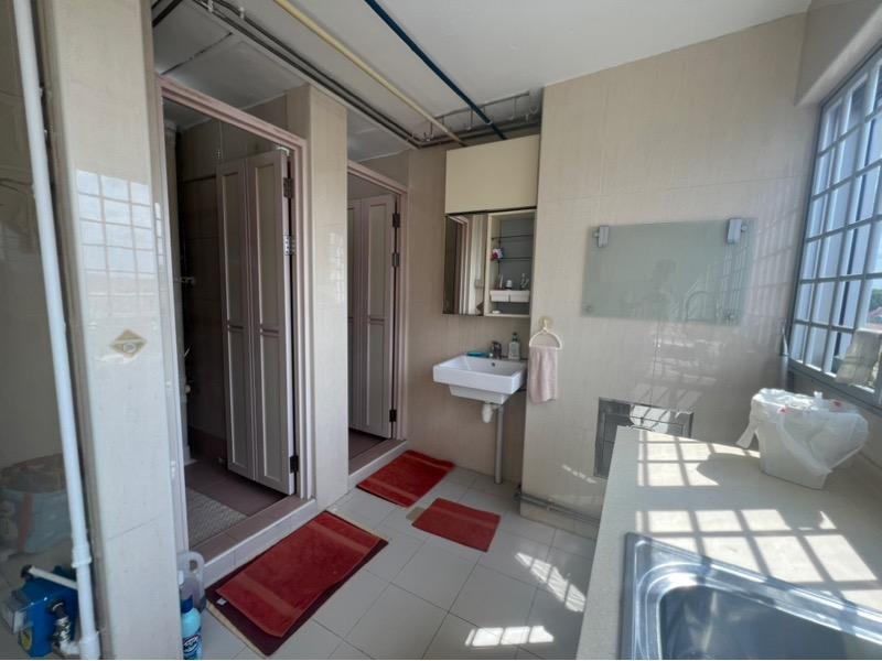 HDB Apartment for Sale, 3 Queen's Road HDB Apartment For Sale, $659,999, 3 Bed 2 Bath 979 sqft $674.00 psf, SGD 659,999 | 99-year Leasehold