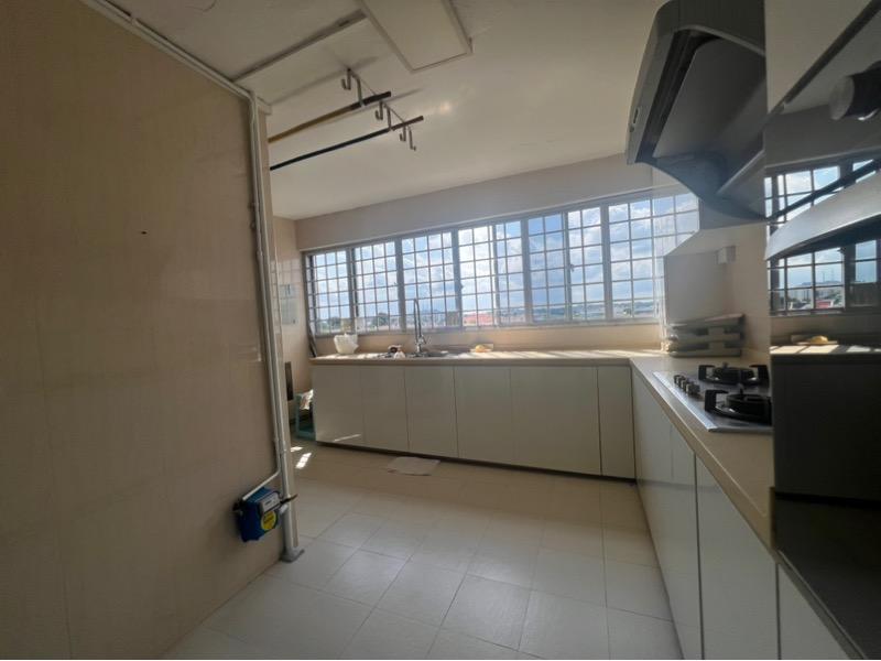 HDB Apartment for Sale, 3 Queen's Road HDB Apartment For Sale, $659,999, 3 Bed 2 Bath 979 sqft $674.00 psf, SGD 659,999 | 99-year Leasehold