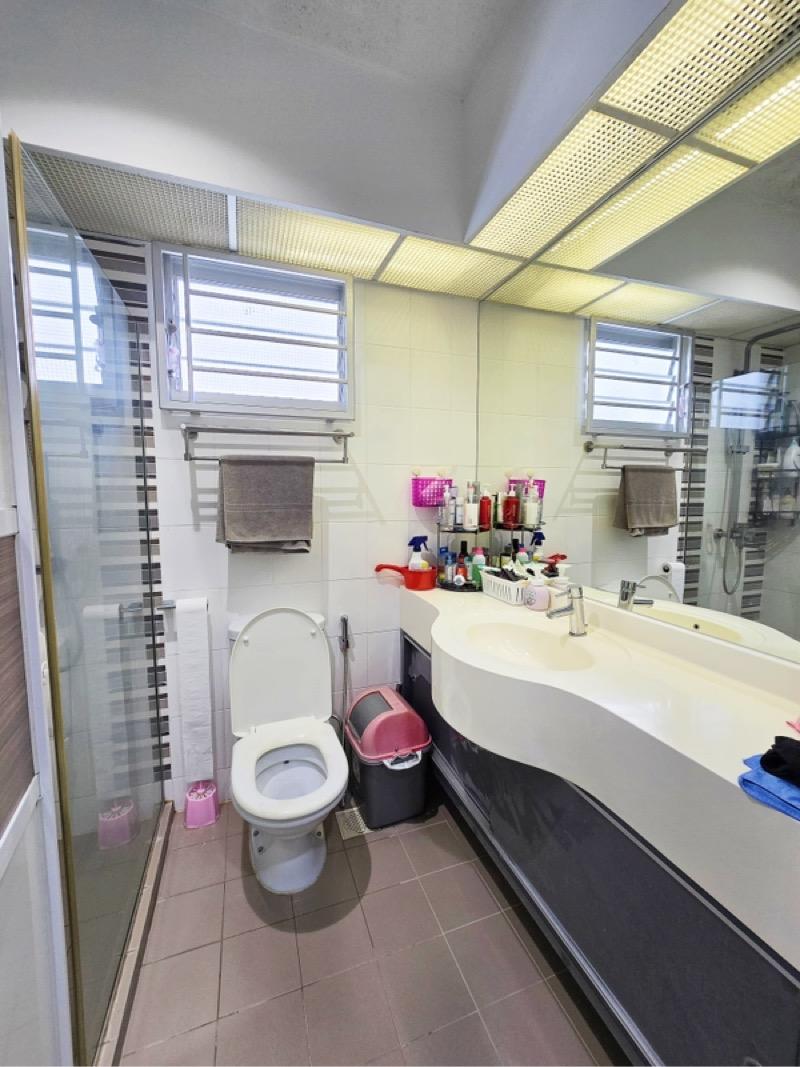 HDB Apartment for Sale, 505C Yishun Street 51 HDB Apartment For Sale, $699,997, 3 Bed 2 Bath 1,216 sqft $576.00 psf, SGD 699,997 | 99-year Leasehold