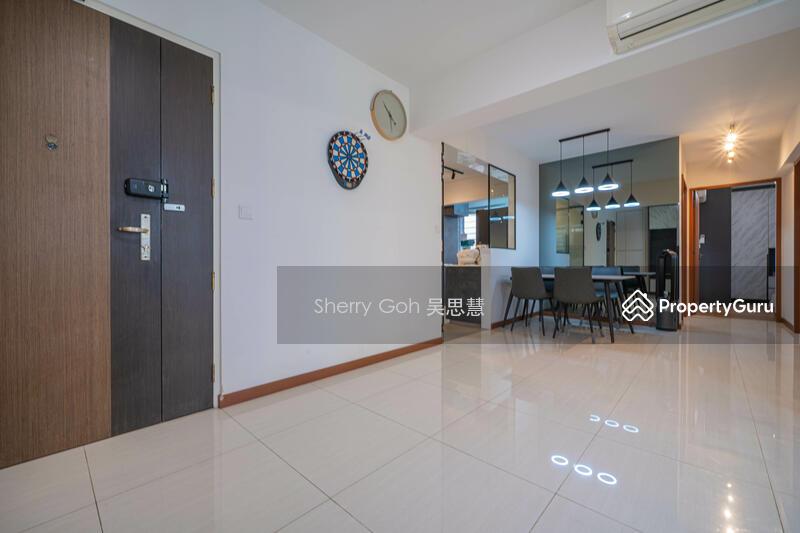 Prop-GPT: HDB Flat: D27  126C Canberra Street