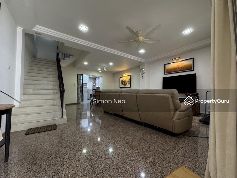 Prop-GPT: Terrace: D15  Opera Estate