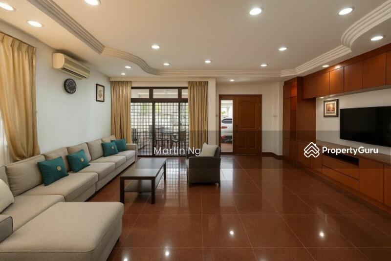 Prop-GPT: Semi-Detached: D27  Cheap FH semi-D in Sembawang