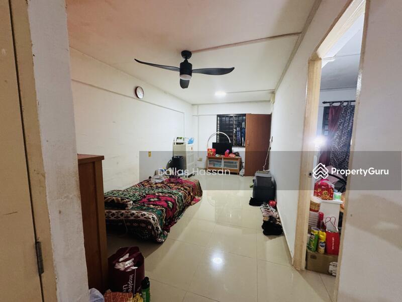 Prop-GPT: HDB Flat: D27 Yishun 121 Yishun Street 11