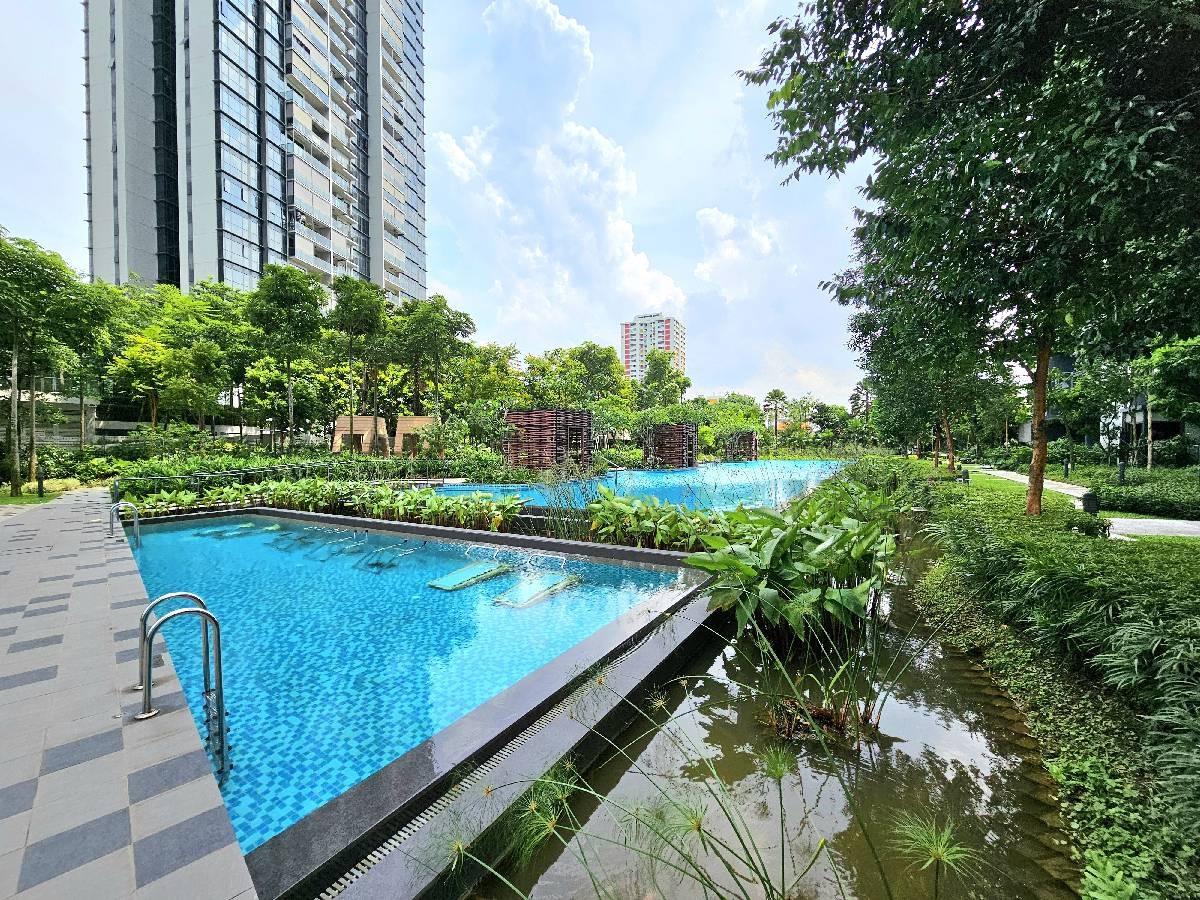 Parc Riviera Condominium For Sale, $1,100,000, 2 Bed 2 Bath 646 sqft $1,703.00 psf