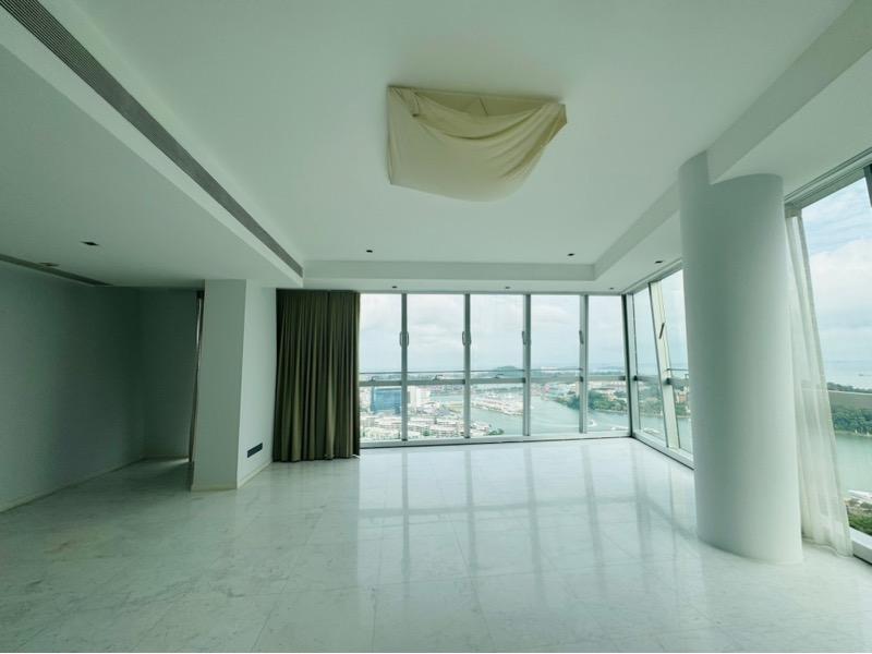 Condominium for Sale: D04, 098402