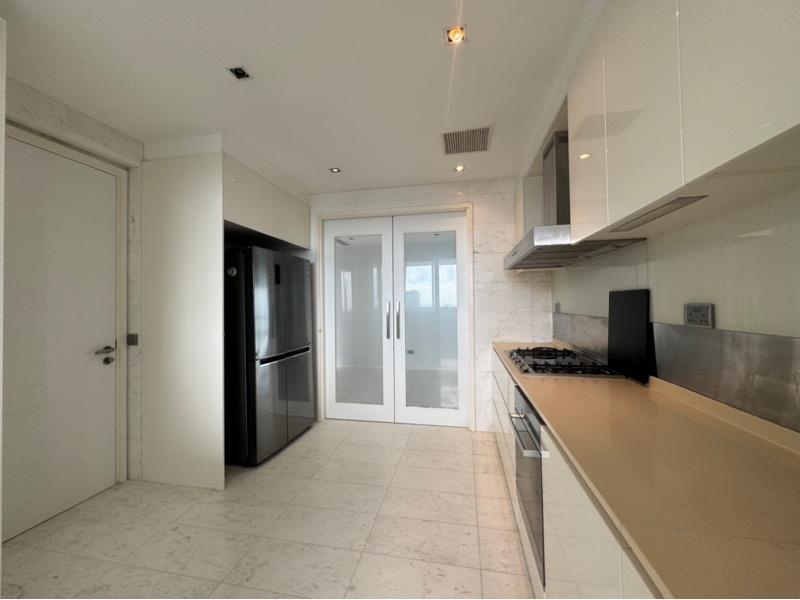 Condominium for Sale: D04, 098402