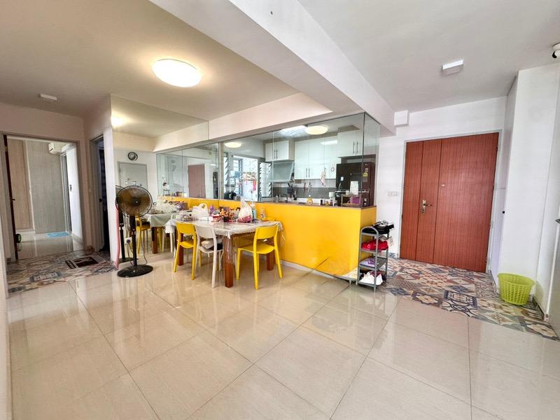 691B Woodlands Drive 73 HDB Apartment For Sale, $700,000, 3 Bed 2 Bath 1,001 sqft $699.00 psf