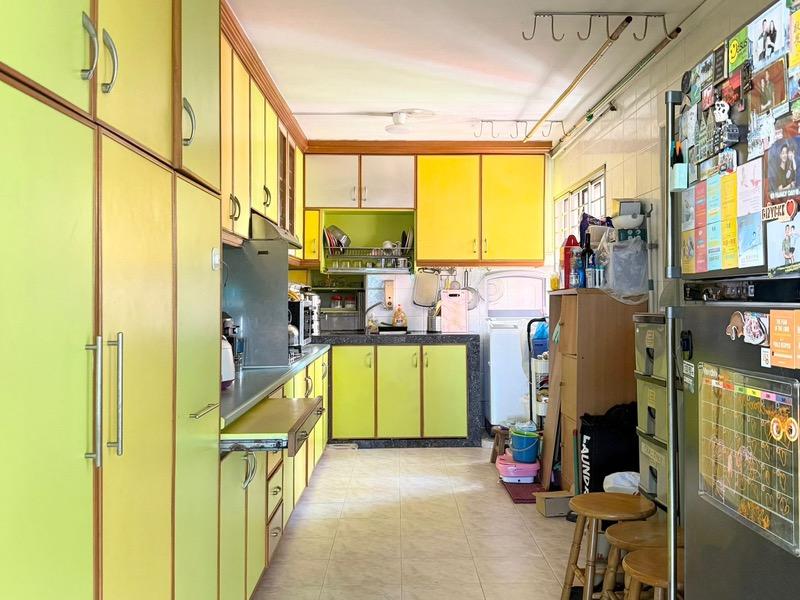 164 Bishan Street 13 HDB Apartment For Sale, $995,000, 4 Bed 2 Bath 1,410 sqft $706.00 psf