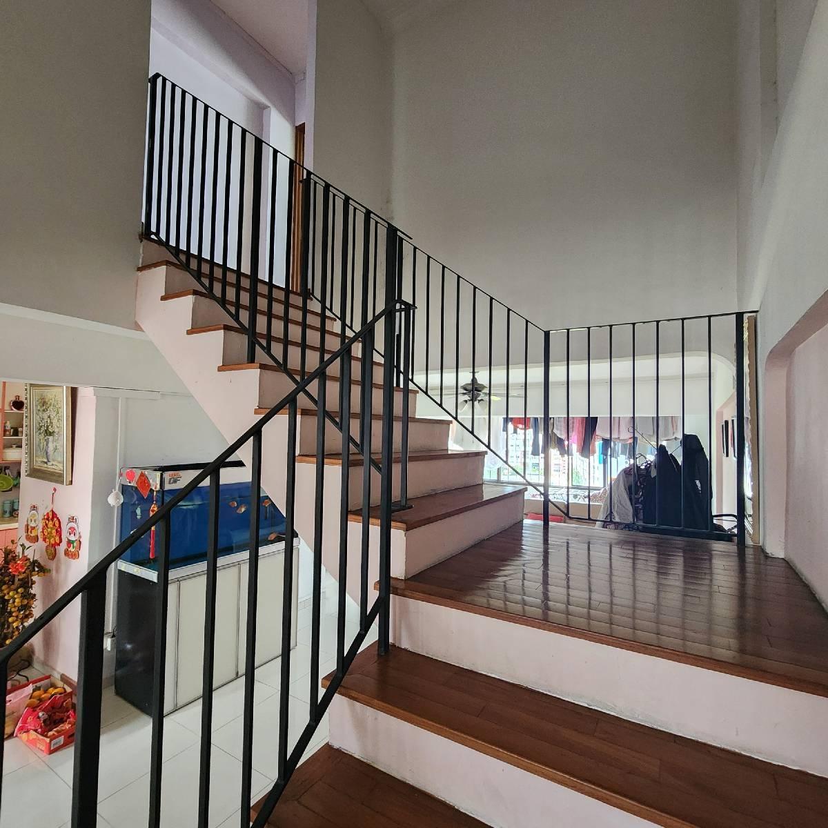 407 Jurong West Street 42 HDB Apartment For Sale, $770,000, 4 Bed 3 Bath 1,615 sqft $477.00 psf