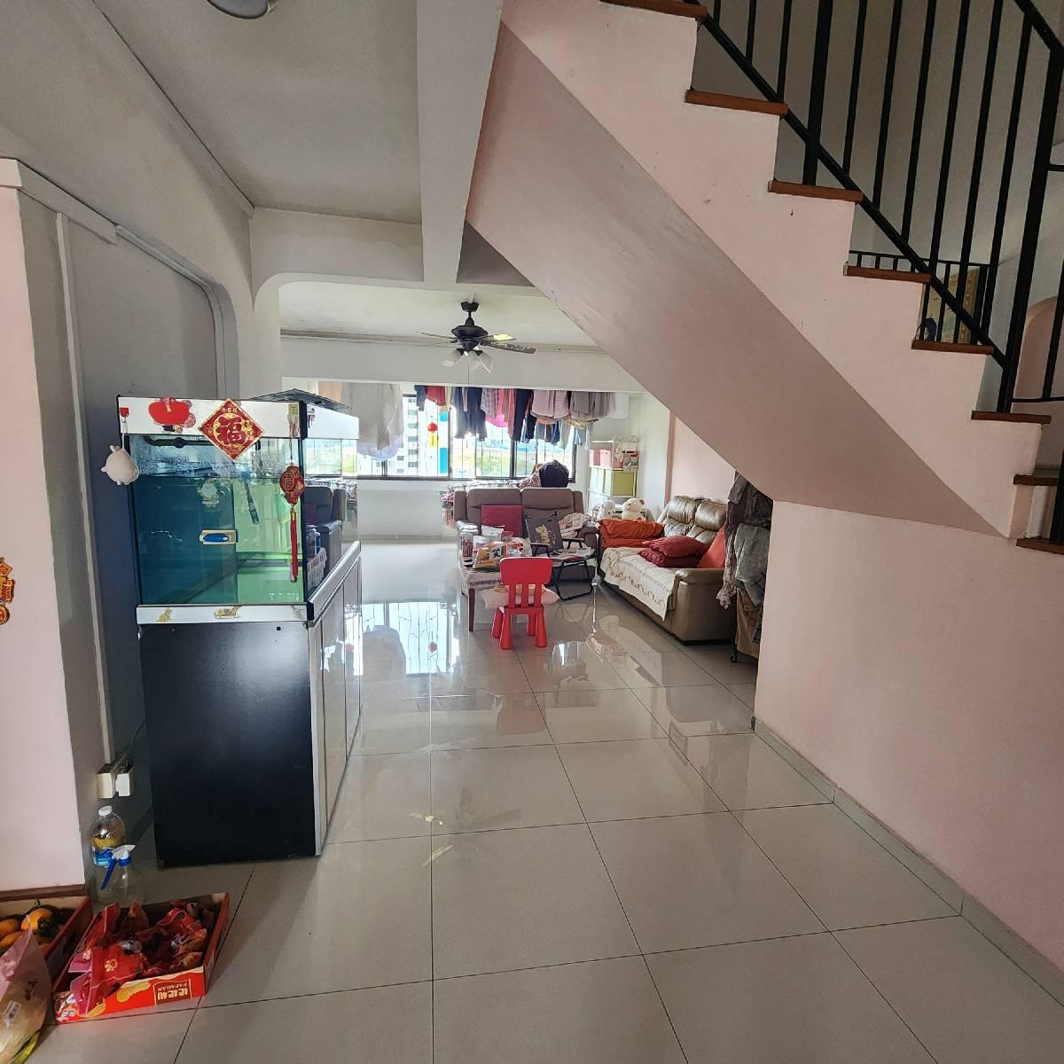 407 Jurong West Street 42 HDB Apartment For Sale, $770,000, 4 Bed 3 Bath 1,615 sqft $477.00 psf