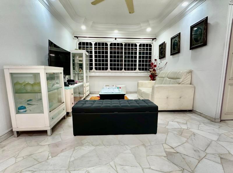 Prop-GPT: HDB Apartment: D25  754 Woodlands Circle