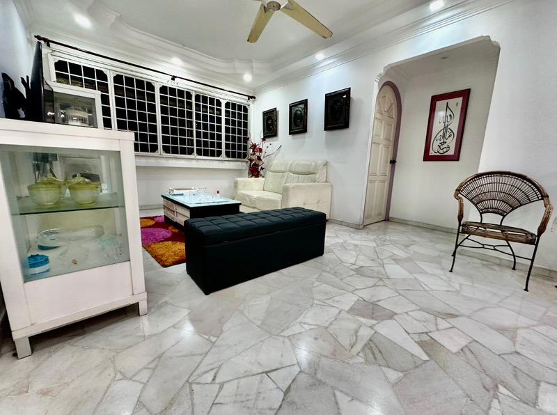 754 Woodlands Circle HDB Apartment For Sale, $590,000, 3 Bed 2 Bath 1,087 sqft $543.00 psf