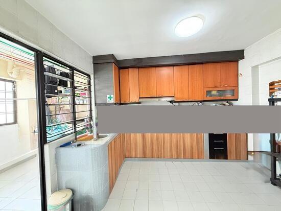 Prop-GPT: HDB Apartment: D25  520 Woodlands Drive 14