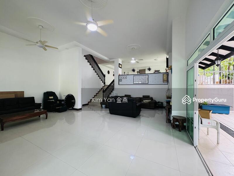 Prop-GPT: Semi-Detached: D16  Classical Freehold Semi-D with 5 big bedrooms, garden & wide Frontage at elevated ground