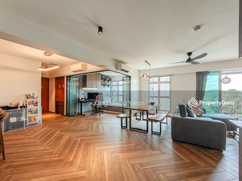 Prop-GPT: HDB Flat: D27  126C Canberra Street