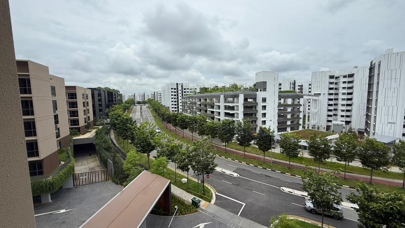 Prop-GPT: Condominium: D27 Yishun The Watergardens at Canberra