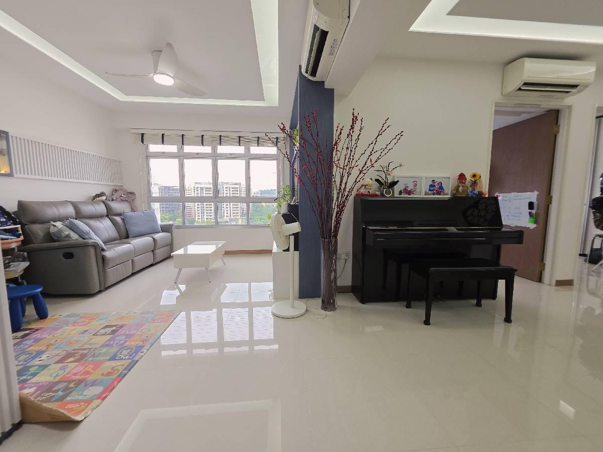 Prop-GPT: HDB Apartment: D23 Bukit Batok 460D Bukit Batok West Avenue 9