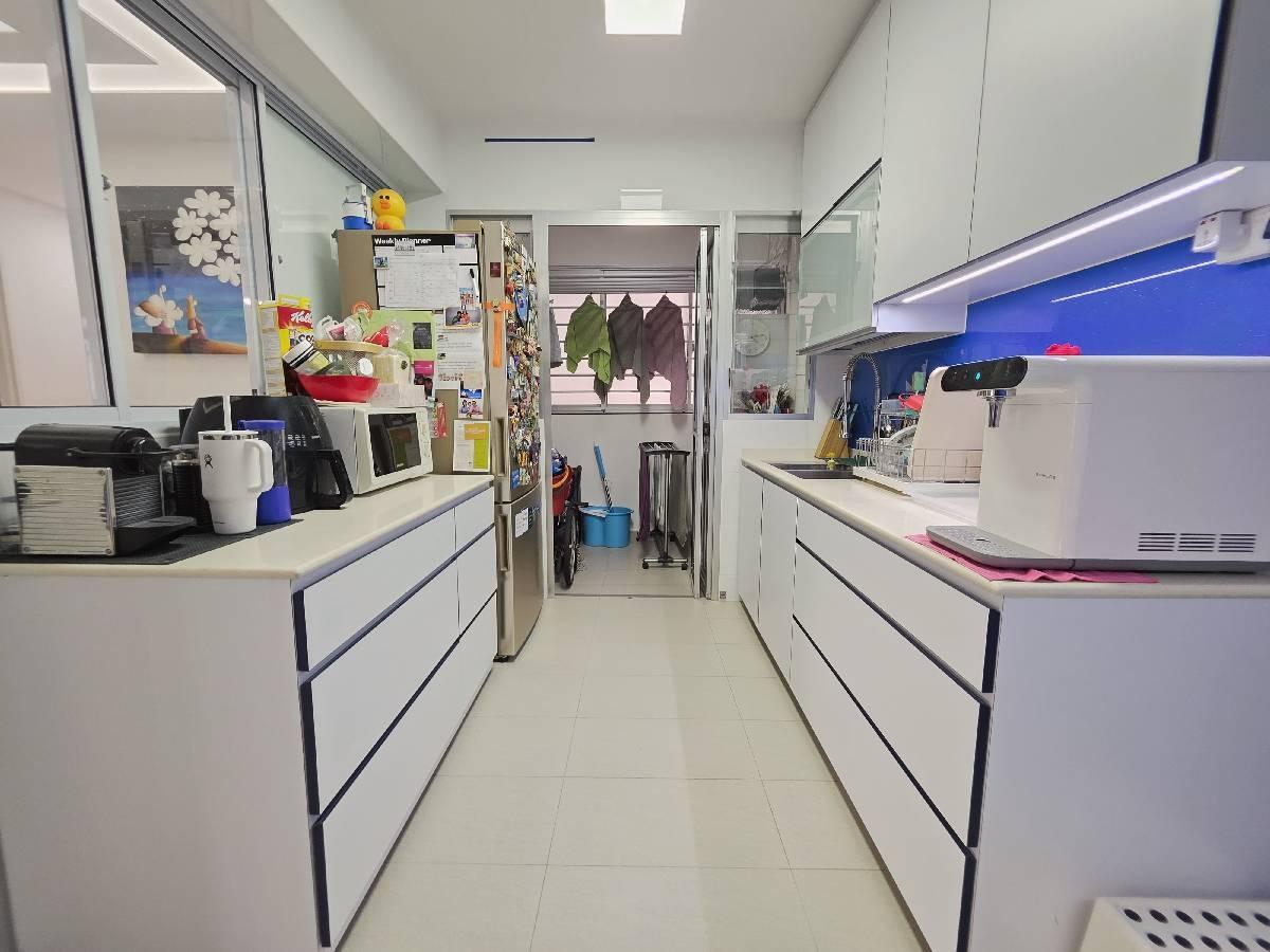 460D Bukit Batok West Avenue 9 HDB Apartment For Sale, $728,000, 3 Bed 2 Bath 1,001 sqft $727.00 psf