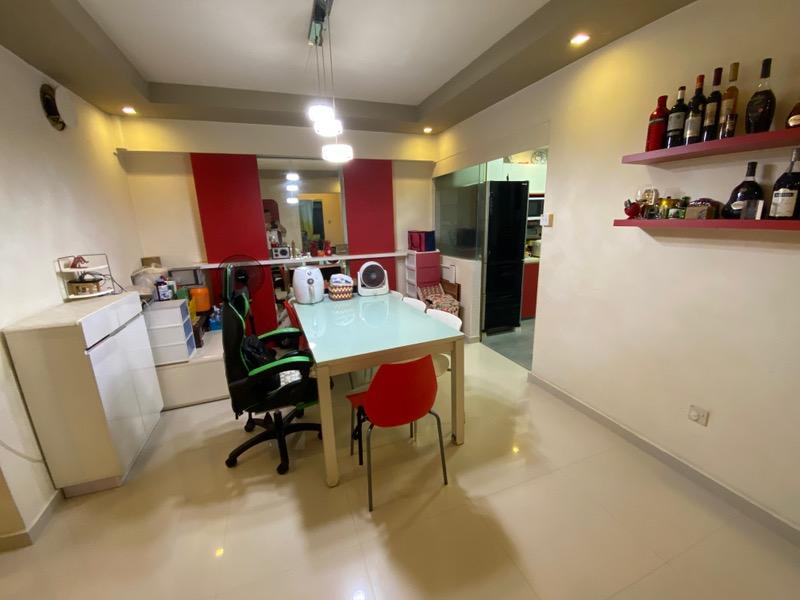 691B Choa Chu Kang Crescent HDB Apartment For Sale, $595,000, 3 Bed 2 Bath 1,184 sqft $503.00 psf