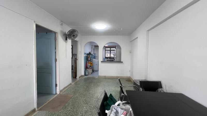 HDB Apartment for Sale, 173 Lorong 1 Toa Payoh HDB Apartment For Sale, $369,000, 2 Bed 1 Bath 645 sqft $572.00 psf, SGD 369,000 | 99-year Leasehold