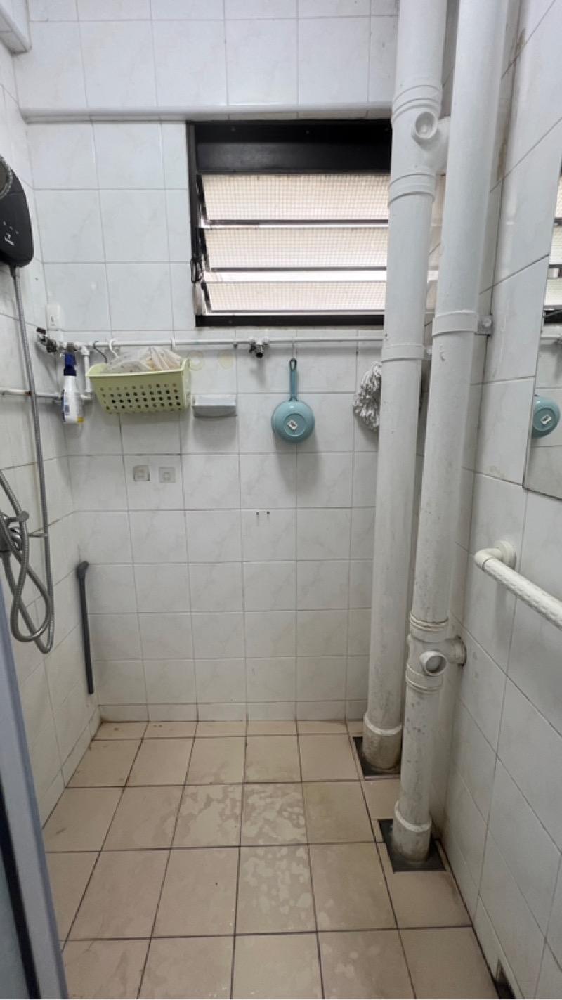 HDB Apartment for Sale, 173 Lorong 1 Toa Payoh HDB Apartment For Sale, $369,000, 2 Bed 1 Bath 645 sqft $572.00 psf, SGD 369,000 | 99-year Leasehold