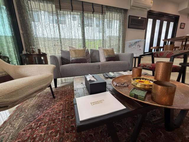 Prop-GPT: Corner Terrace: D19  ?Eminence Landed? D19 Gorgeous 2.5 Sty Corner Terrace @ Sirat Road Sanford Park