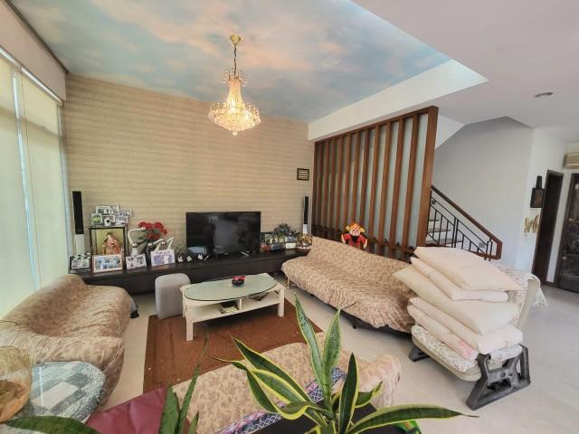 Prop-GPT: Cluster House: D11  Chancery hill walk