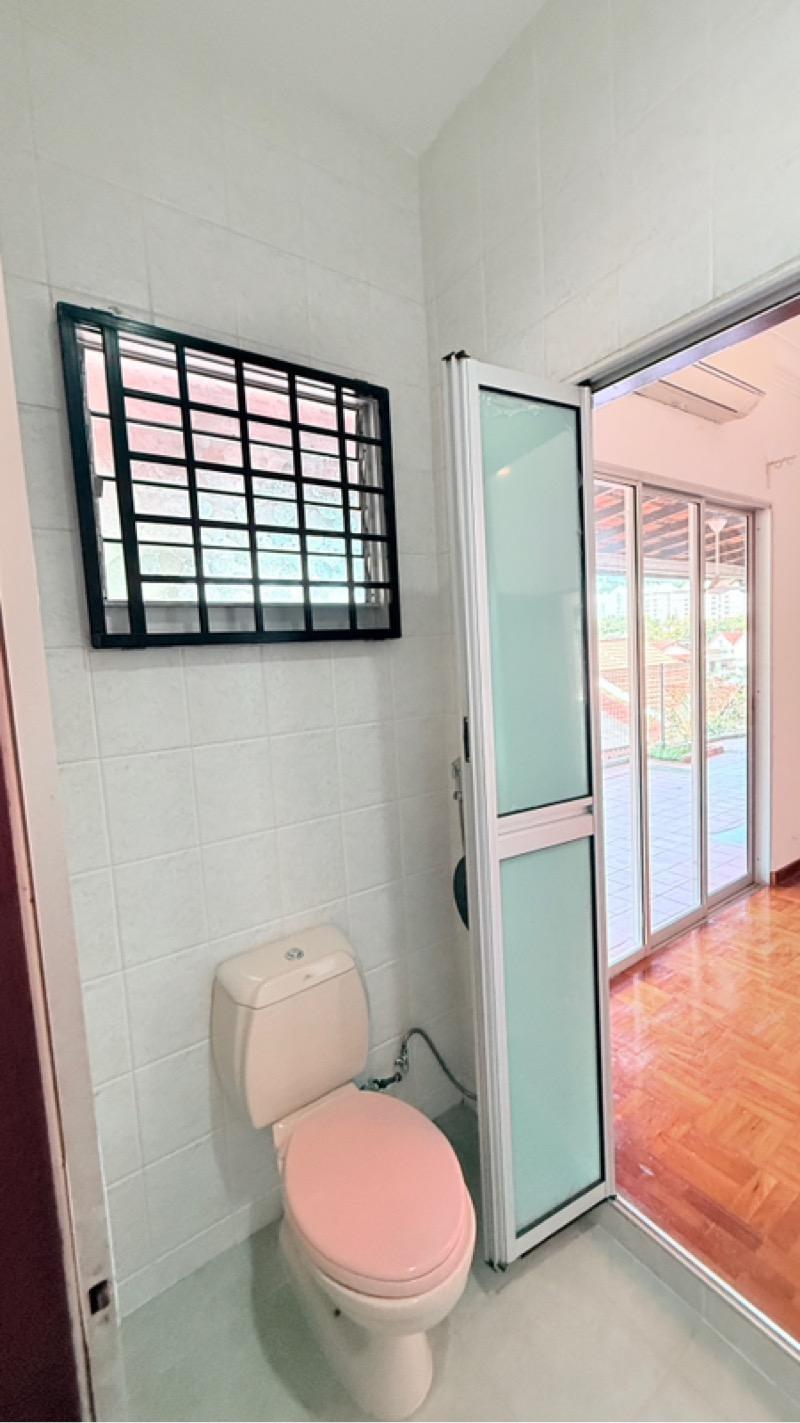 Golden chance bungalow status below 3m near mrt Semi-Detached House For Sale, $2,500,000, 5 Bed 4 Bath 3,500 sqft $357.00 psf