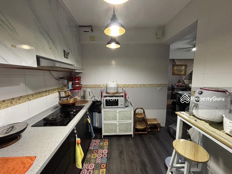 HDB Flat for Sale, 590A Montreal Link, SGD 485,000 | 99-year lease