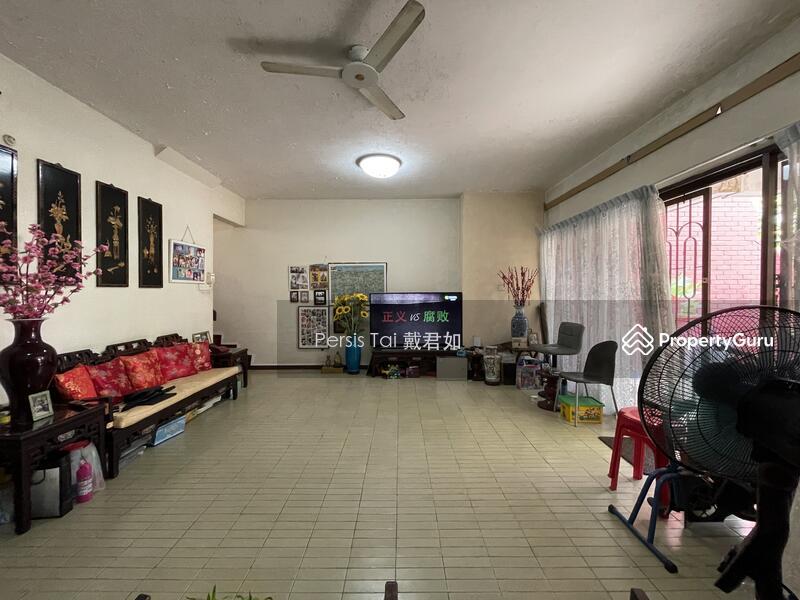 Prop-GPT: Cluster House: D28  Rare Freehold Townhouse at Mimosa Park | Spacious Layout | Serene Landed Enclave