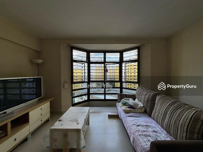 Prop-GPT: HDB Flat: D27  484 Admiralty Link