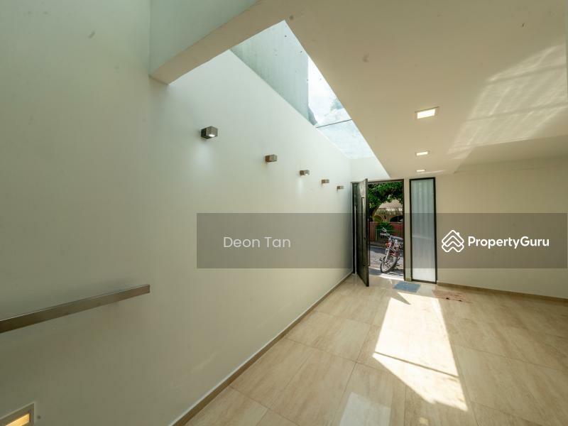 Terrace for Sale, Lovely Modern Terrace in Orchard.  Deon 97486339!, SGD 6,900,000 | Freehold