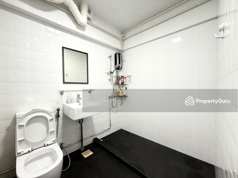 HDB Flat for Sale, 614 Yishun Street 61, SGD 850,000 | 99-year lease
