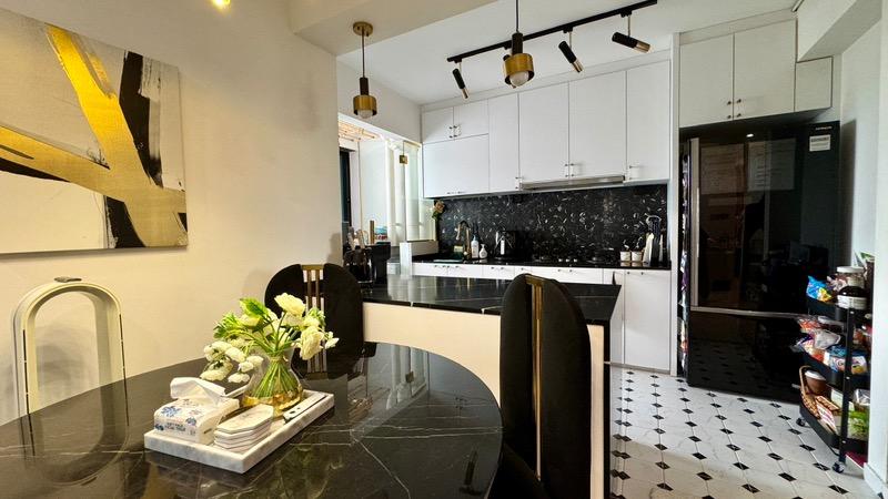 Prop-GPT: HDB Apartment: D18  605B Tampines Street 61