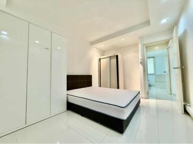 Prop-GPT: HDB Apartment: D19  205 Serangoon Central
