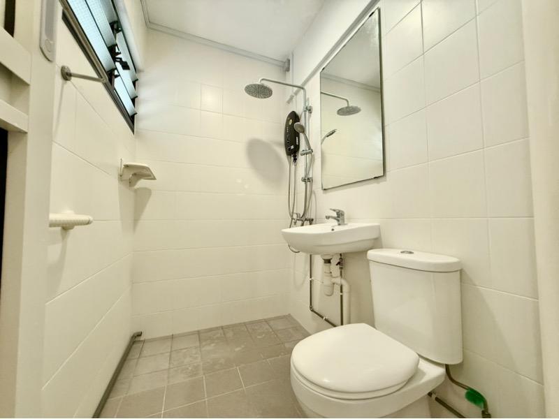 HDB Apartment for Sale, 205 Serangoon Central HDB Apartment For Sale, $730,000, 3 Bed 2 Bath 904 sqft $808.00 psf, SGD 730,000 | 99-year Leasehold