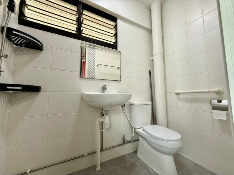 HDB Apartment for Sale, 205 Serangoon Central HDB Apartment For Sale, $730,000, 3 Bed 2 Bath 904 sqft $808.00 psf, SGD 730,000 | 99-year Leasehold