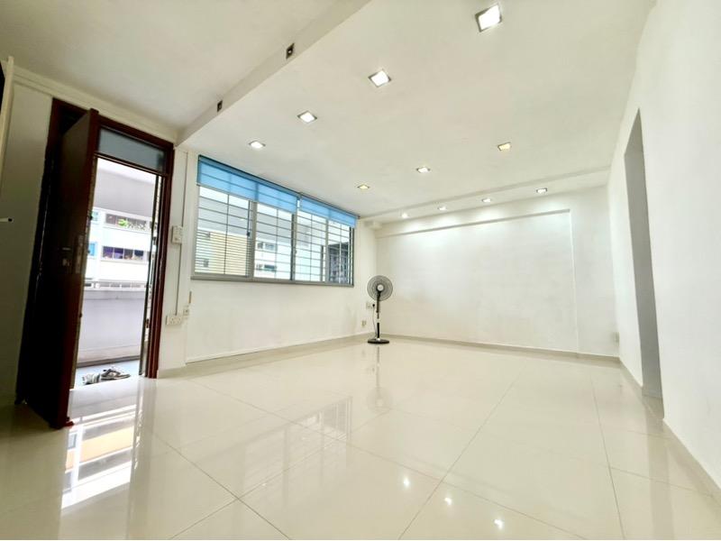 HDB Apartment for Sale, 205 Serangoon Central HDB Apartment For Sale, $730,000, 3 Bed 2 Bath 904 sqft $808.00 psf, SGD 730,000 | 99-year Leasehold