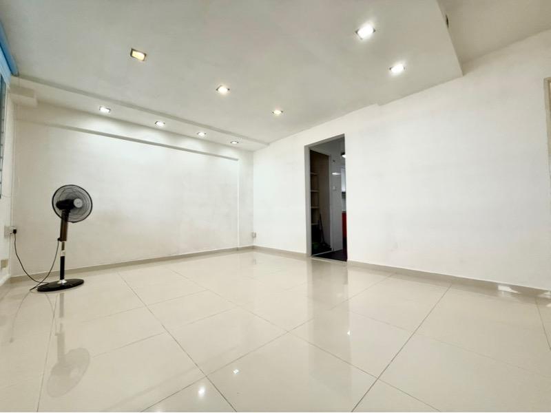 HDB Apartment for Sale, 205 Serangoon Central HDB Apartment For Sale, $730,000, 3 Bed 2 Bath 904 sqft $808.00 psf, SGD 730,000 | 99-year Leasehold