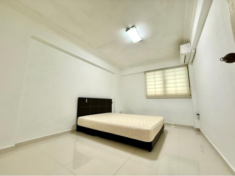 HDB Apartment for Sale, 205 Serangoon Central HDB Apartment For Sale, $730,000, 3 Bed 2 Bath 904 sqft $808.00 psf, SGD 730,000 | 99-year Leasehold